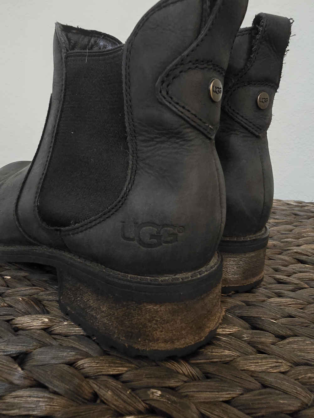 UGG Bonham III Waterproof Lined Leather Chelsea Boots Black Size 6 Women's
